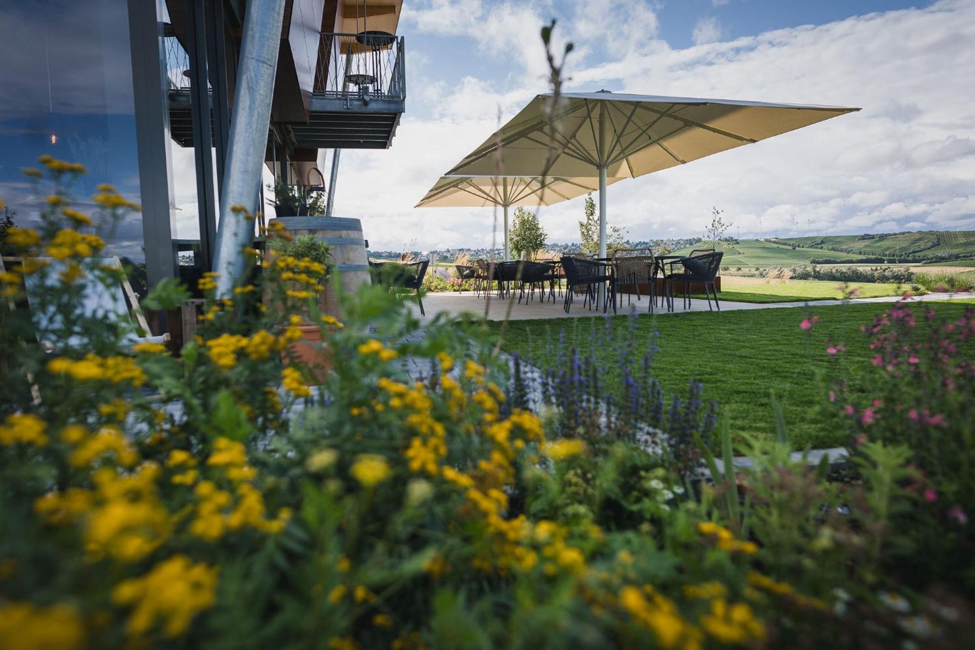 Weinzuhause Hotel-Restaurant-Vinothek Mommenheim Exteriör bild